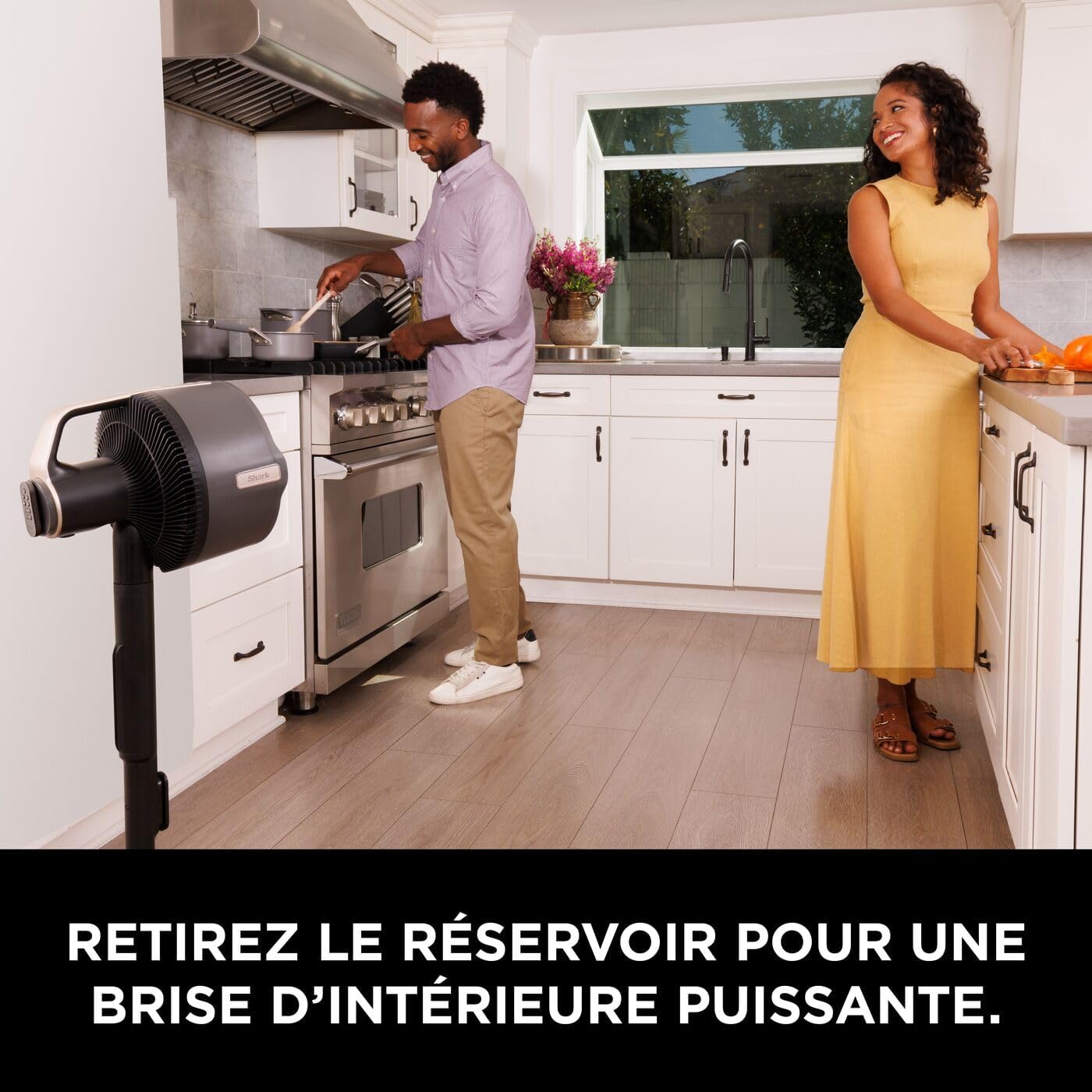 Shark FlexBreeze Pro Mist Ventilateur intérieur/extérieur sans fil, Brumisateur portable, Portée 20 m, Sur pied ou de table, 5 vitesses, Silencieux, Télécommande, Gris Charbon FA300EU
